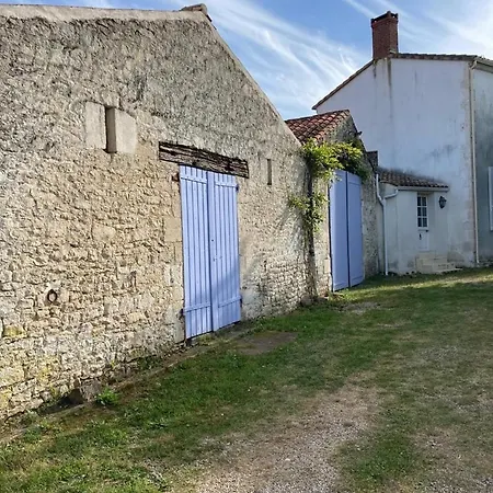 Semesterbostad La Parenthese A La - Swimming Pool - Family